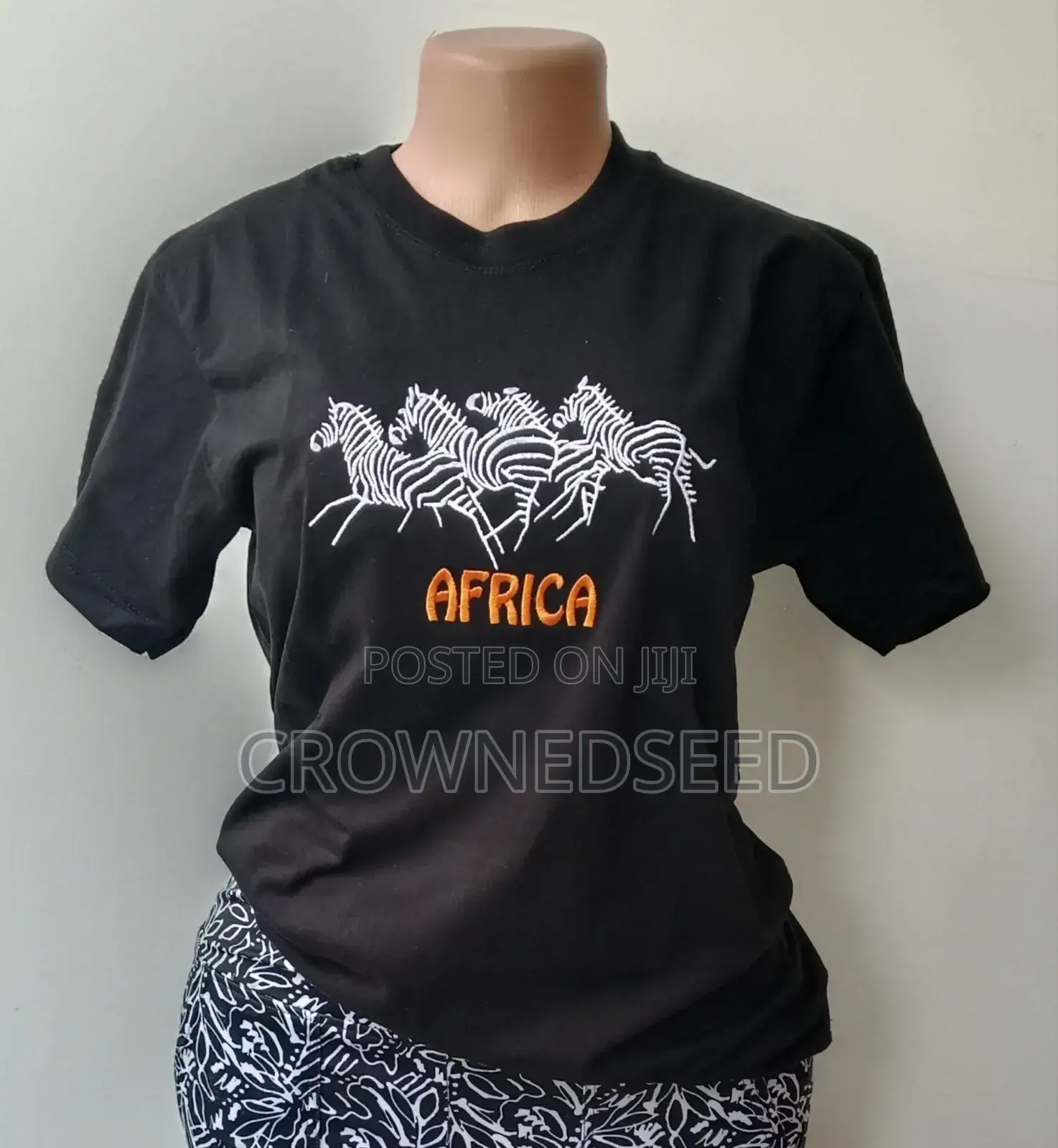  Premium Custom T-Shirts
Plain | Printed | Embroidered