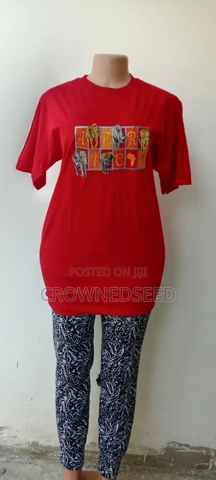  Premium Custom T-Shirts
Plain | Printed | Embroidered