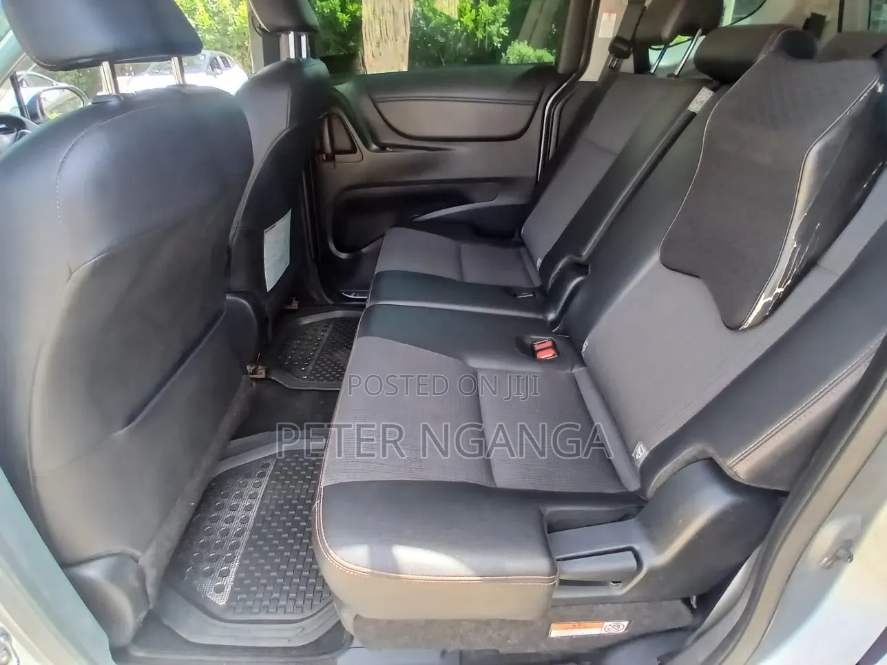 Toyota Sienta 2018 Silver
