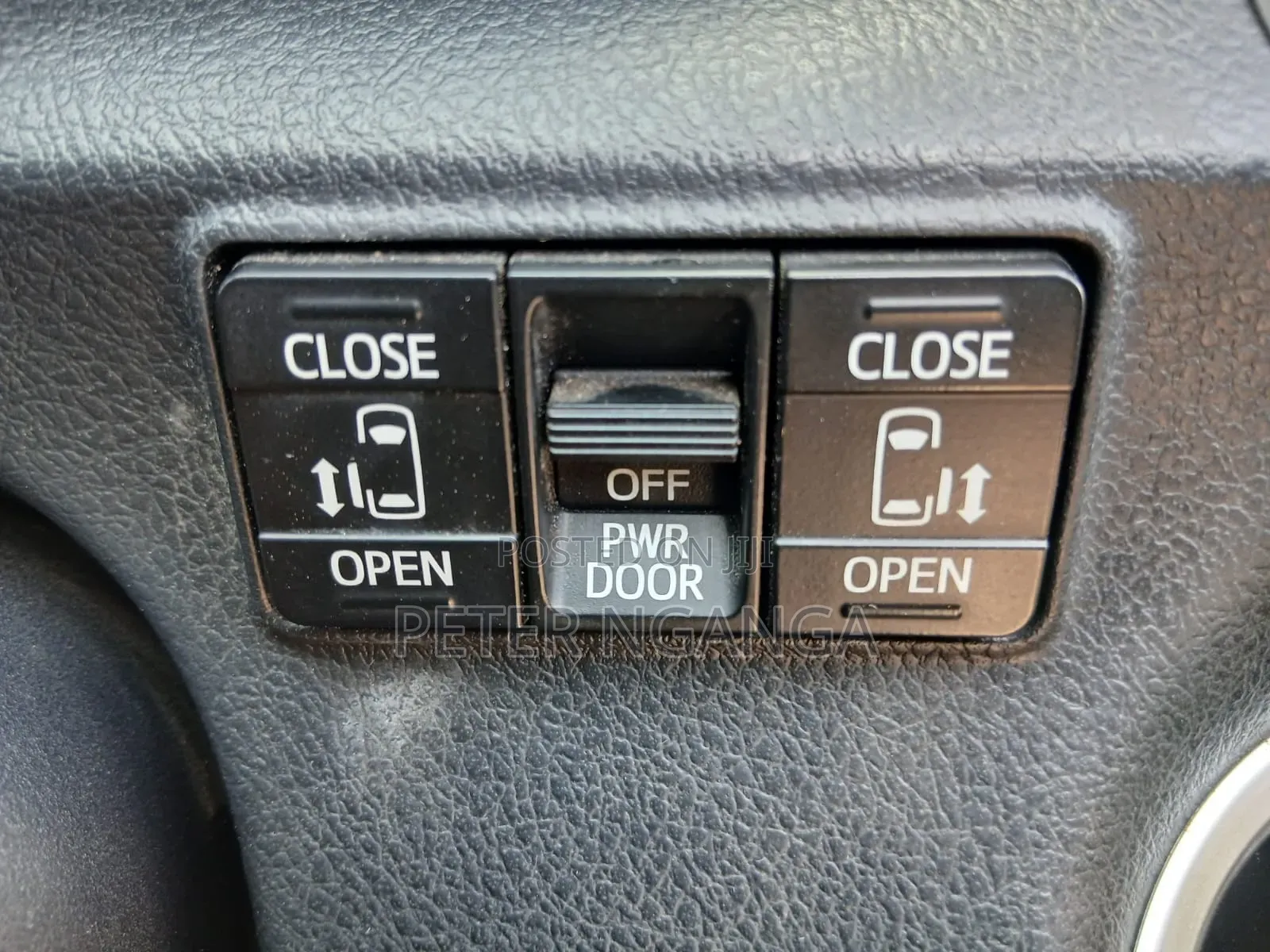 Toyota Sienta 2018 Silver