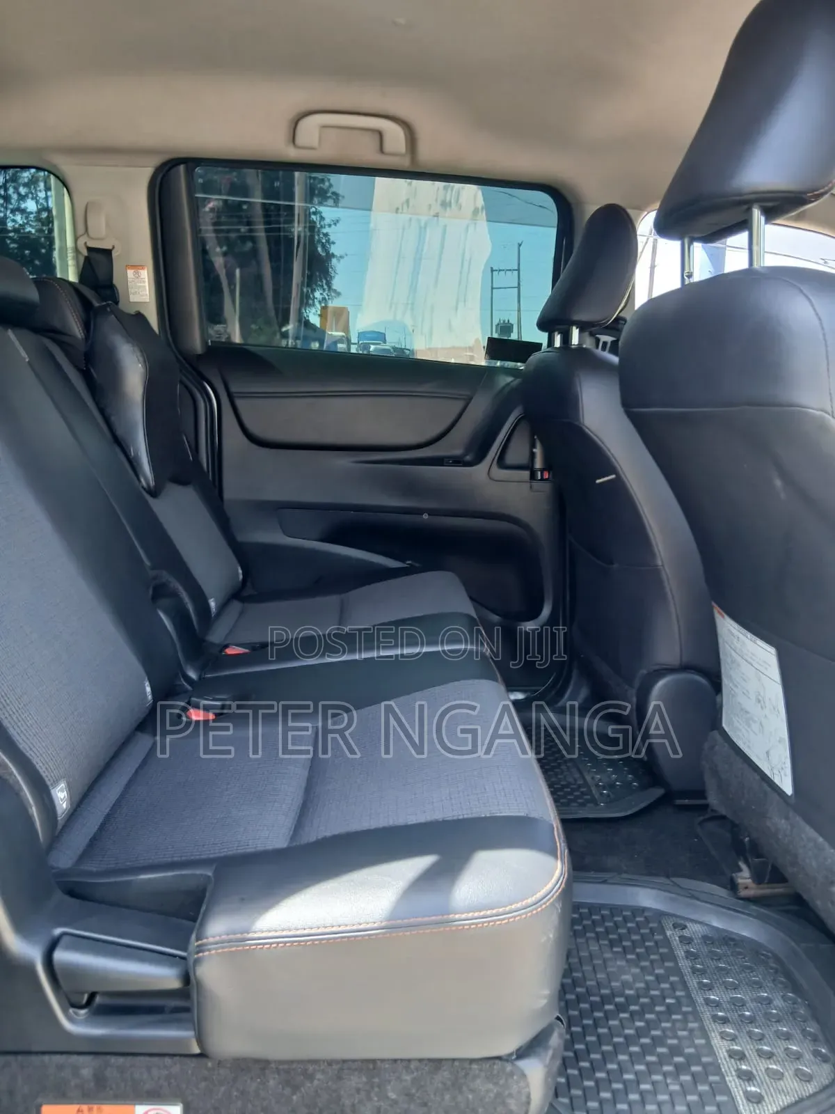 Toyota Sienta 2018 Silver