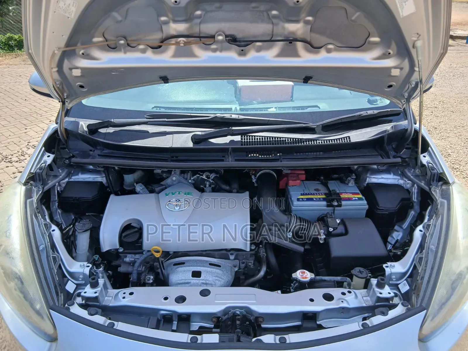 Toyota Sienta 2018 Silver