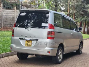 Toyota Noah 2003 Silver