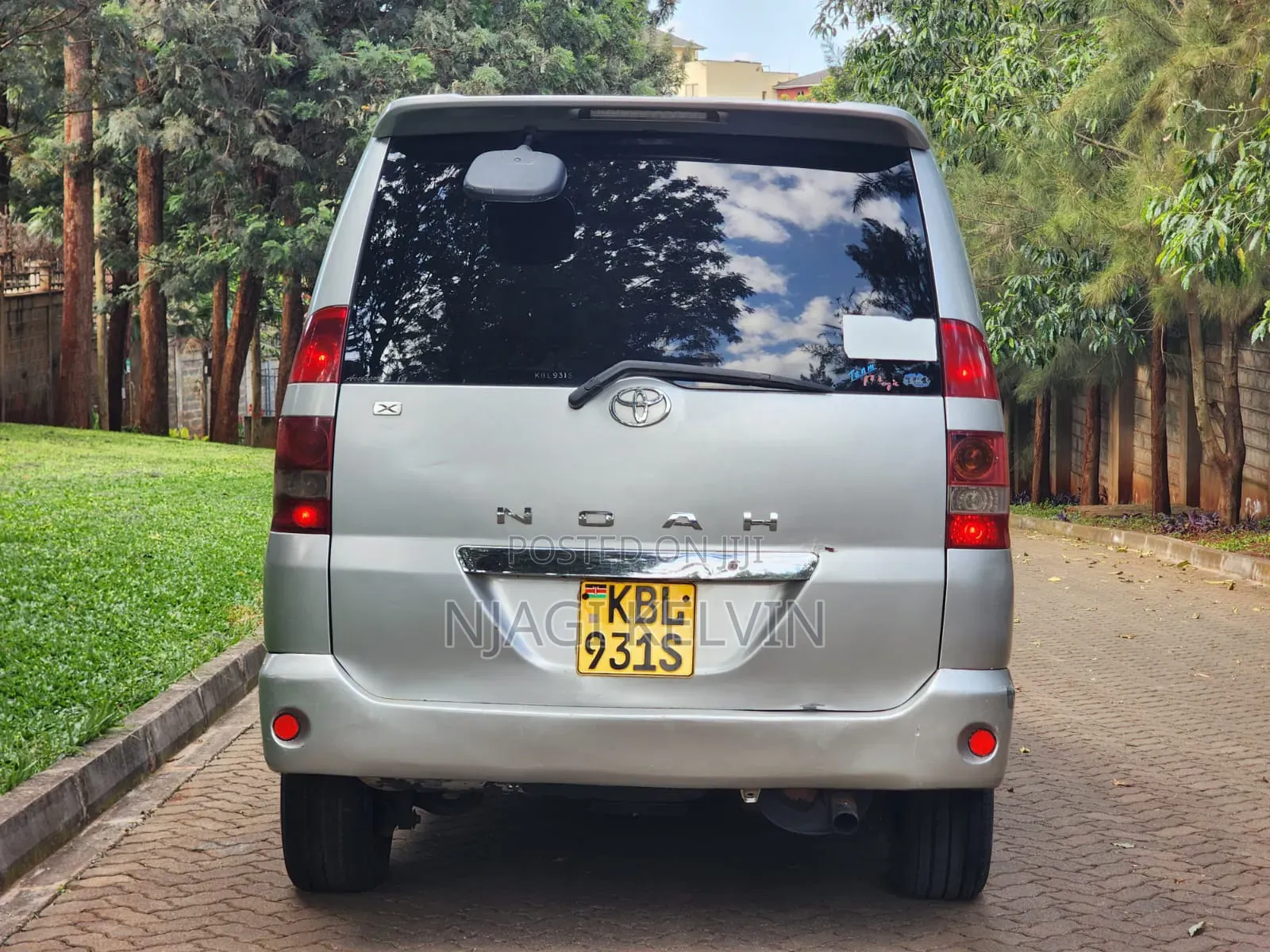 Toyota Noah 2003 Silver