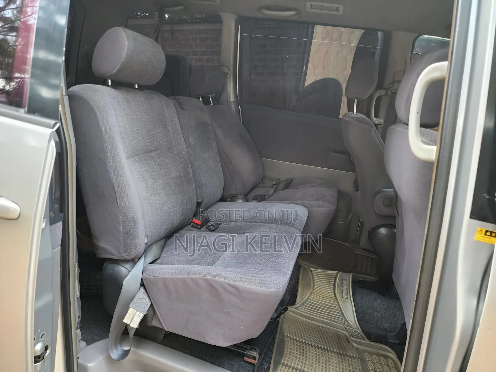 Toyota Noah 2003 Silver