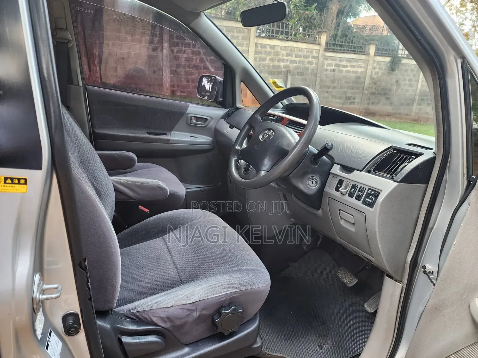Toyota Noah 2003 Silver