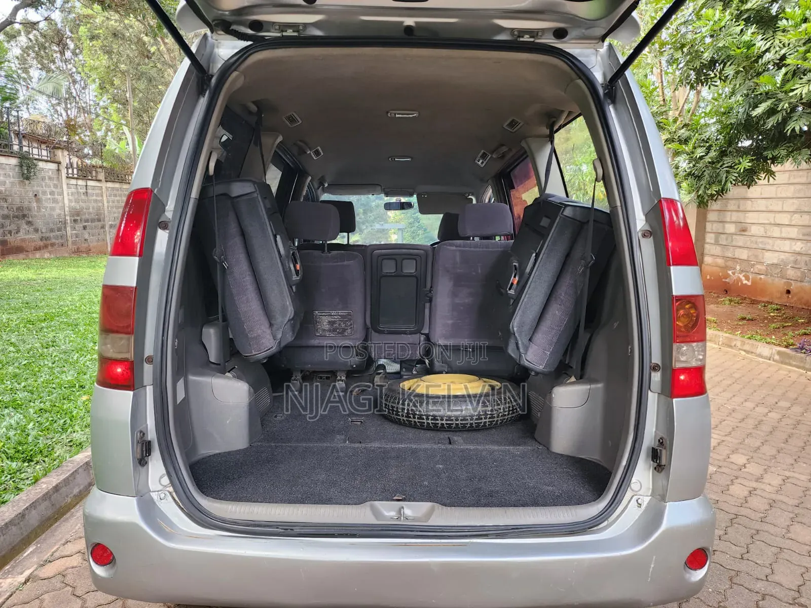 Toyota Noah 2003 Silver