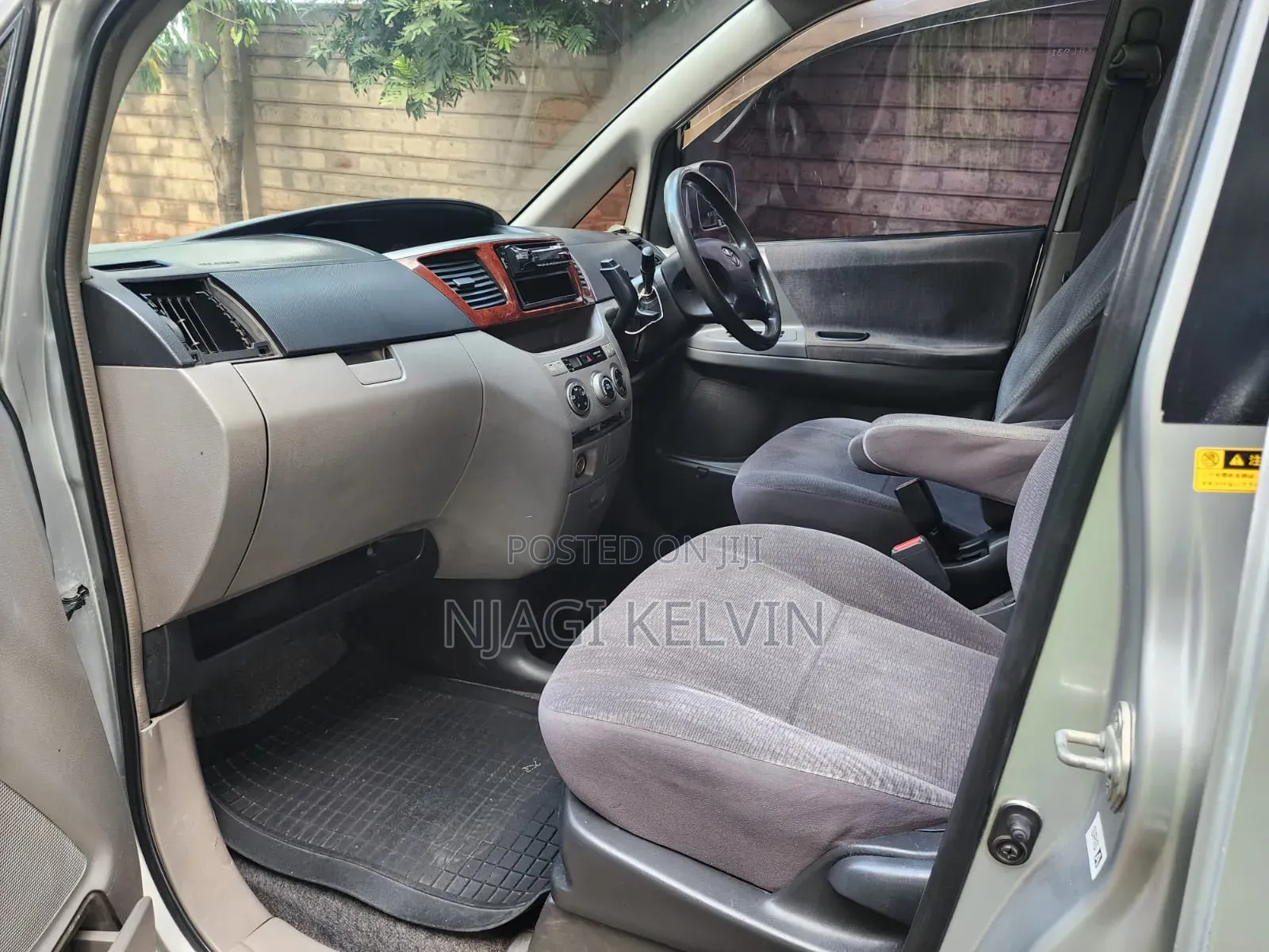 Toyota Noah 2003 Silver