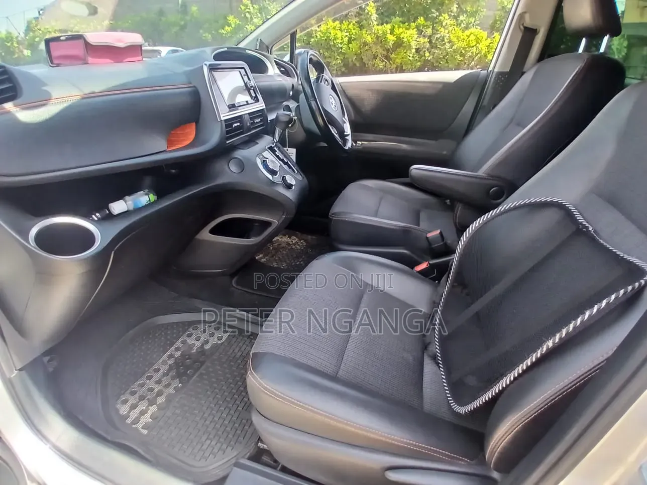 Toyota Sienta 2018 Silver
