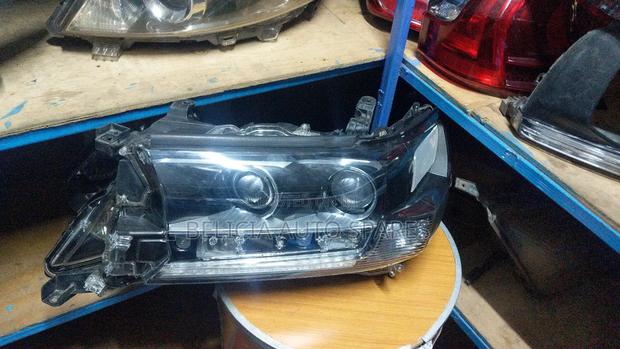 V8 200 Series Headlight