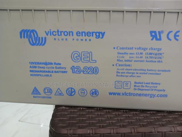 Victron Energy 220 Battery - thumbnail 2