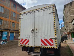 Isuzu NQR Lorry