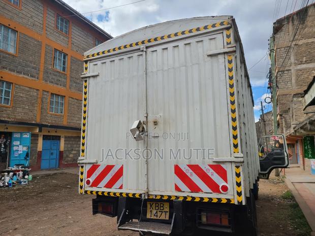 Isuzu NQR Lorry - thumbnail 4