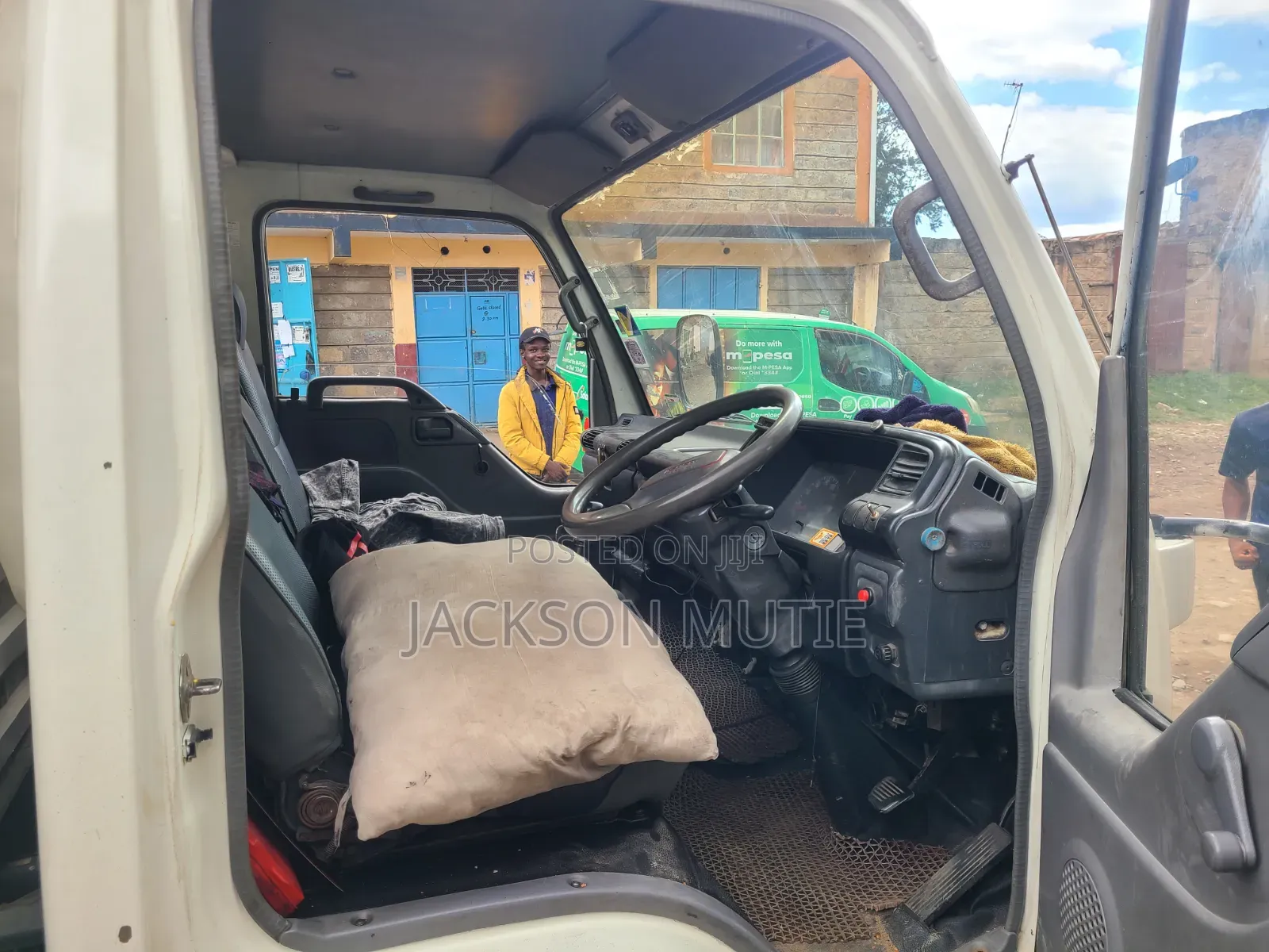 Isuzu NQR Lorry