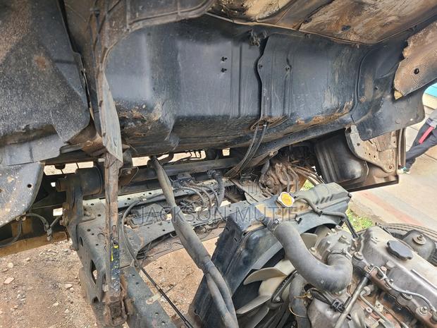 Isuzu NQR Lorry - thumbnail 8