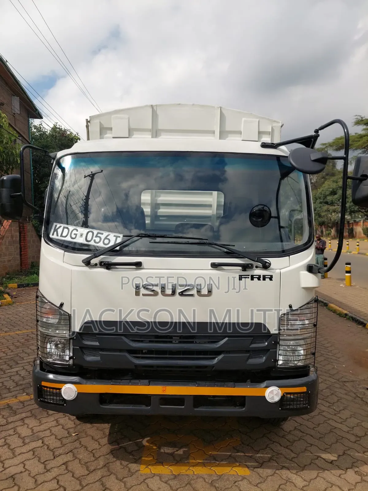FRR Isuzu Gari