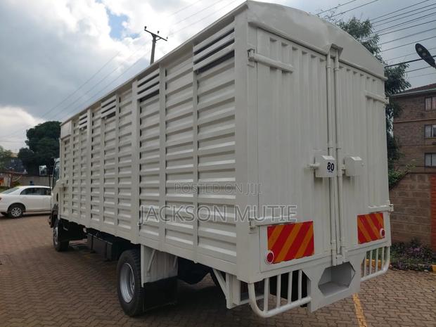 FRR Isuzu Gari - thumbnail 4