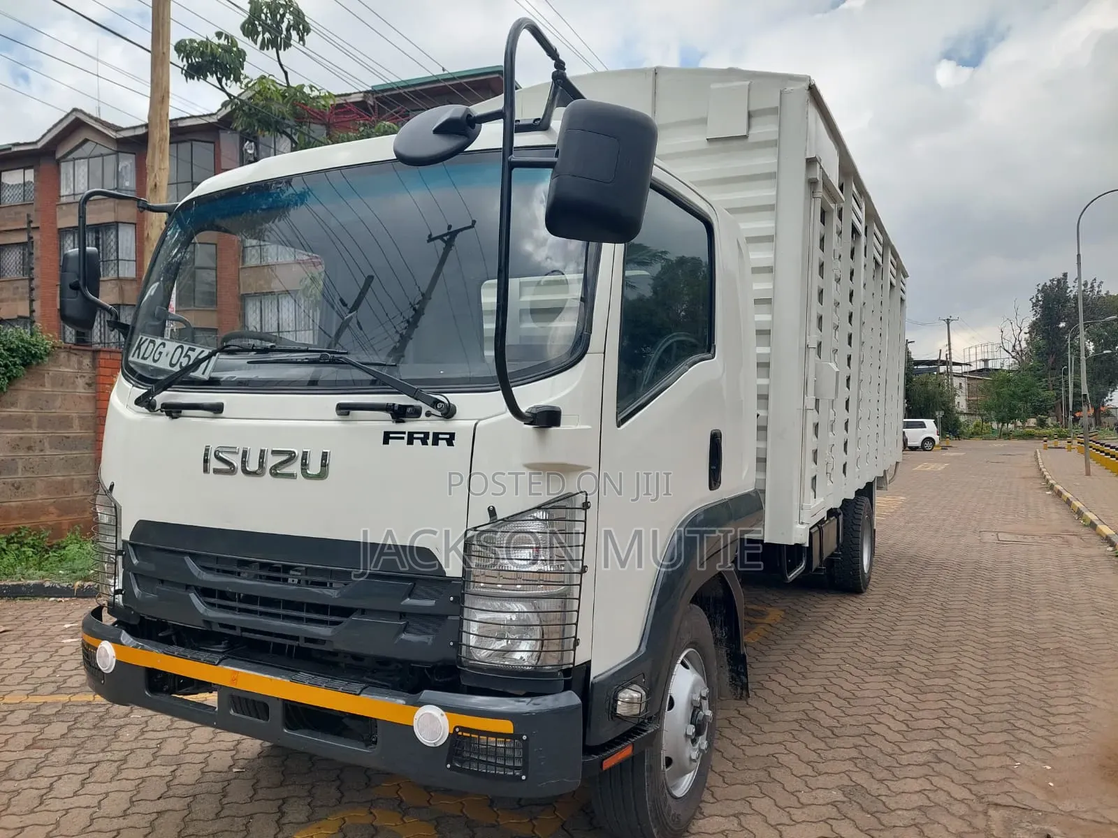 FRR Isuzu Gari