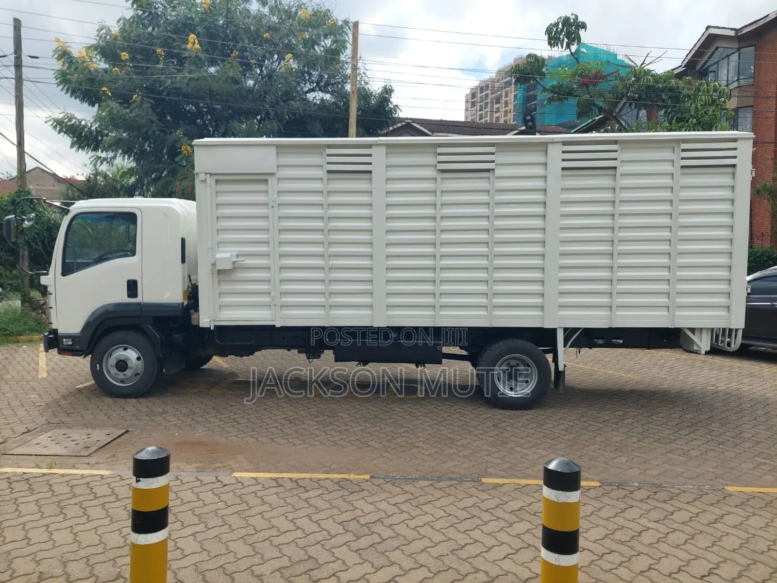 FRR Isuzu Gari