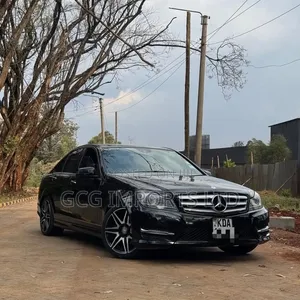 Mercedes-Benz C200 2013 Black