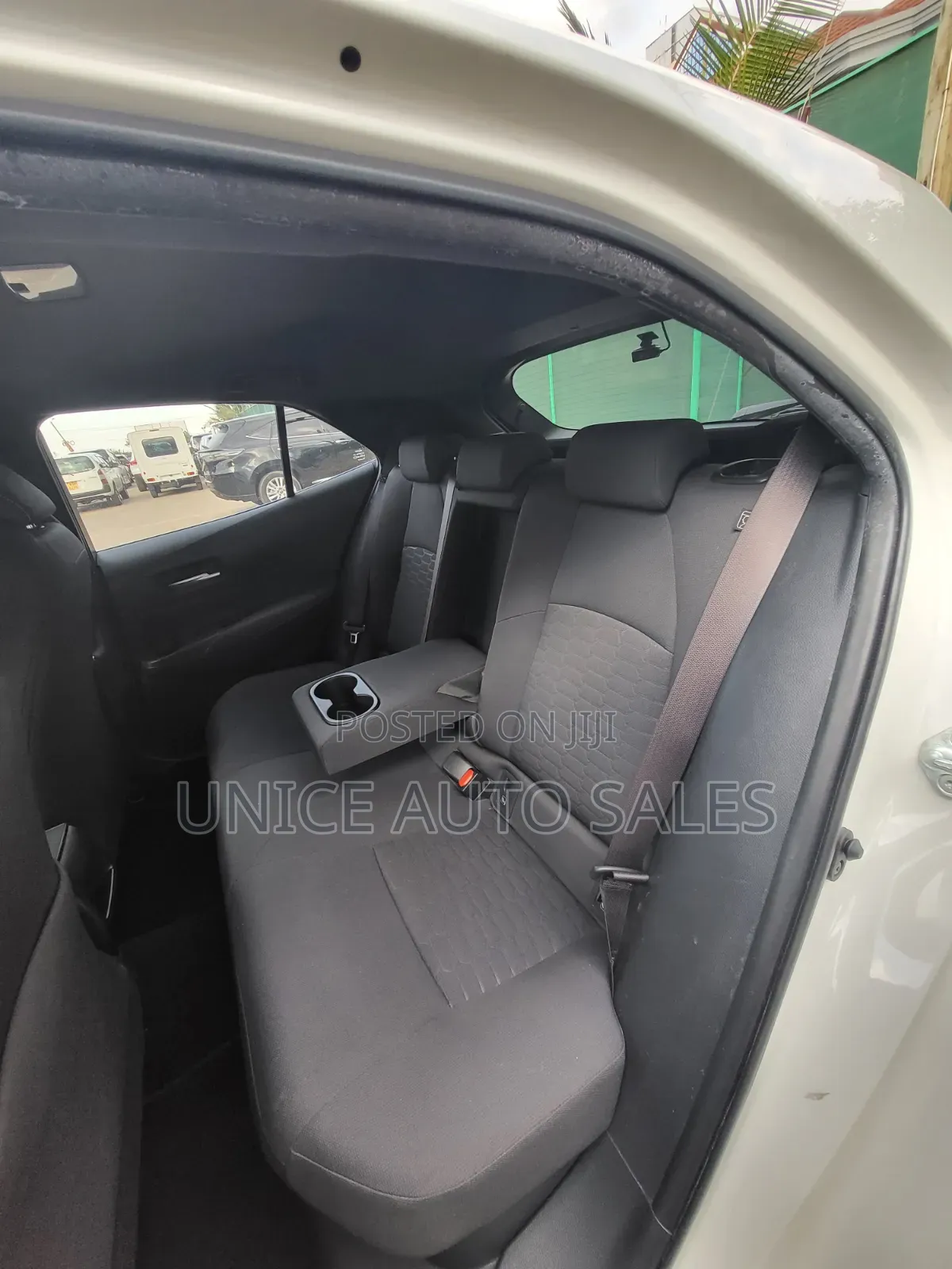 Toyota Corolla SE (1.8L 4cyl 6M) 2019 White