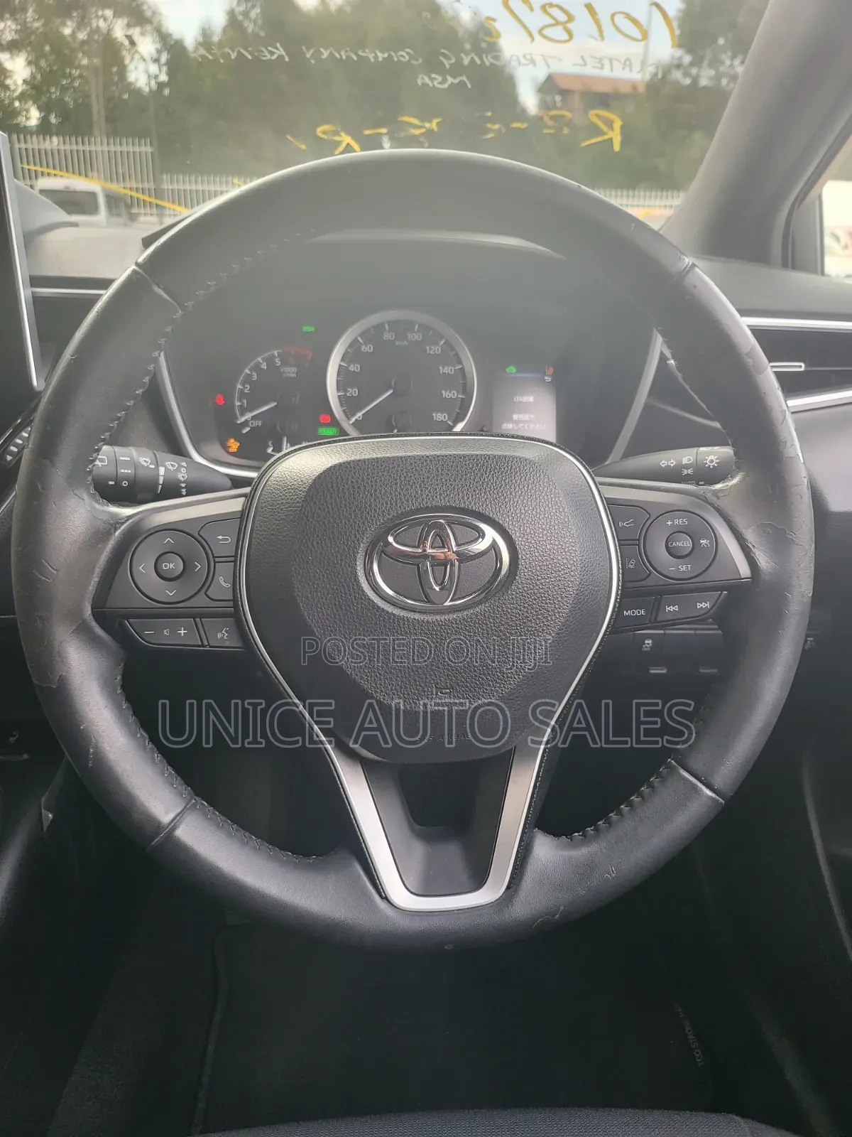 Toyota Corolla SE (1.8L 4cyl 6M) 2019 White
