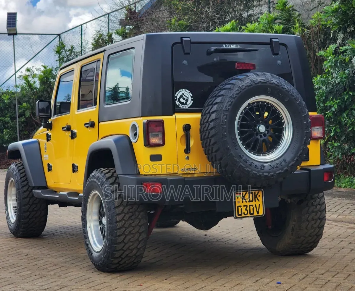 Jeep Wrangler 2010 Yellow