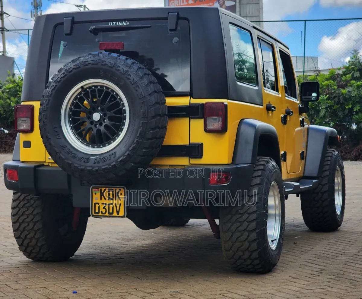Jeep Wrangler 2010 Yellow