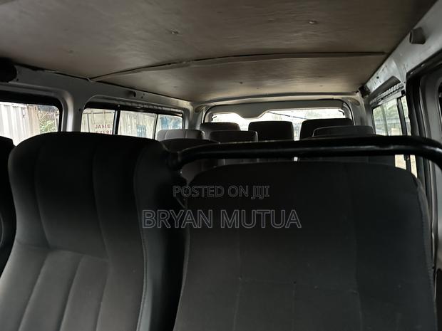 Toyota HiAce 2012 Silver - thumbnail 5