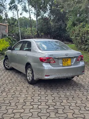 Toyota Corolla 2011 Silver