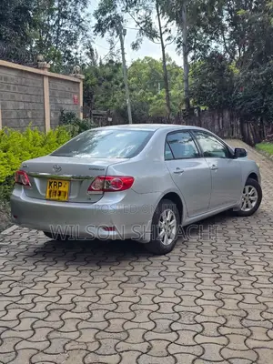 Toyota Corolla 2011 Silver