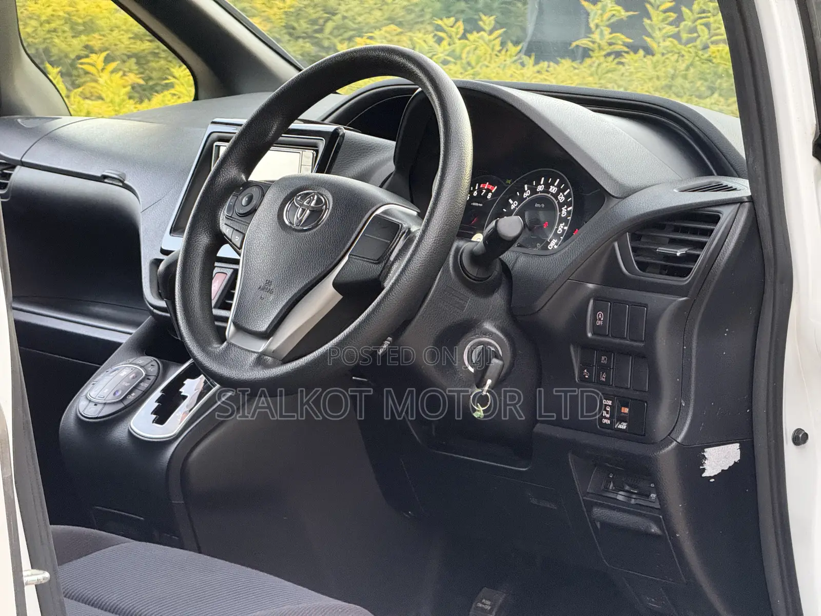 Toyota Voxy 2019 White