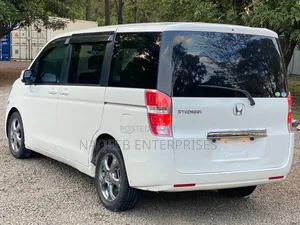 Honda Stepwgn 2012 White