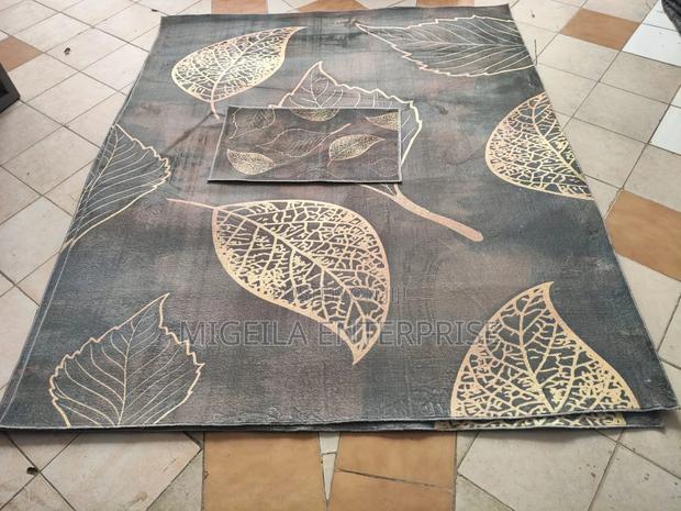 7*8 Curtains With Matching Mat - thumbnail 4