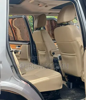 Land Rover Discovery 2013 Silver
