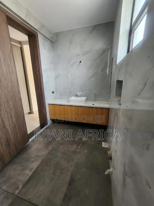 4bdrm House in Gateway Mall Area for rent - thumbnail 16