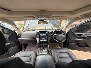 Toyota Land Cruiser 2011 Black