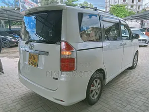 Toyota Noah 2012 White