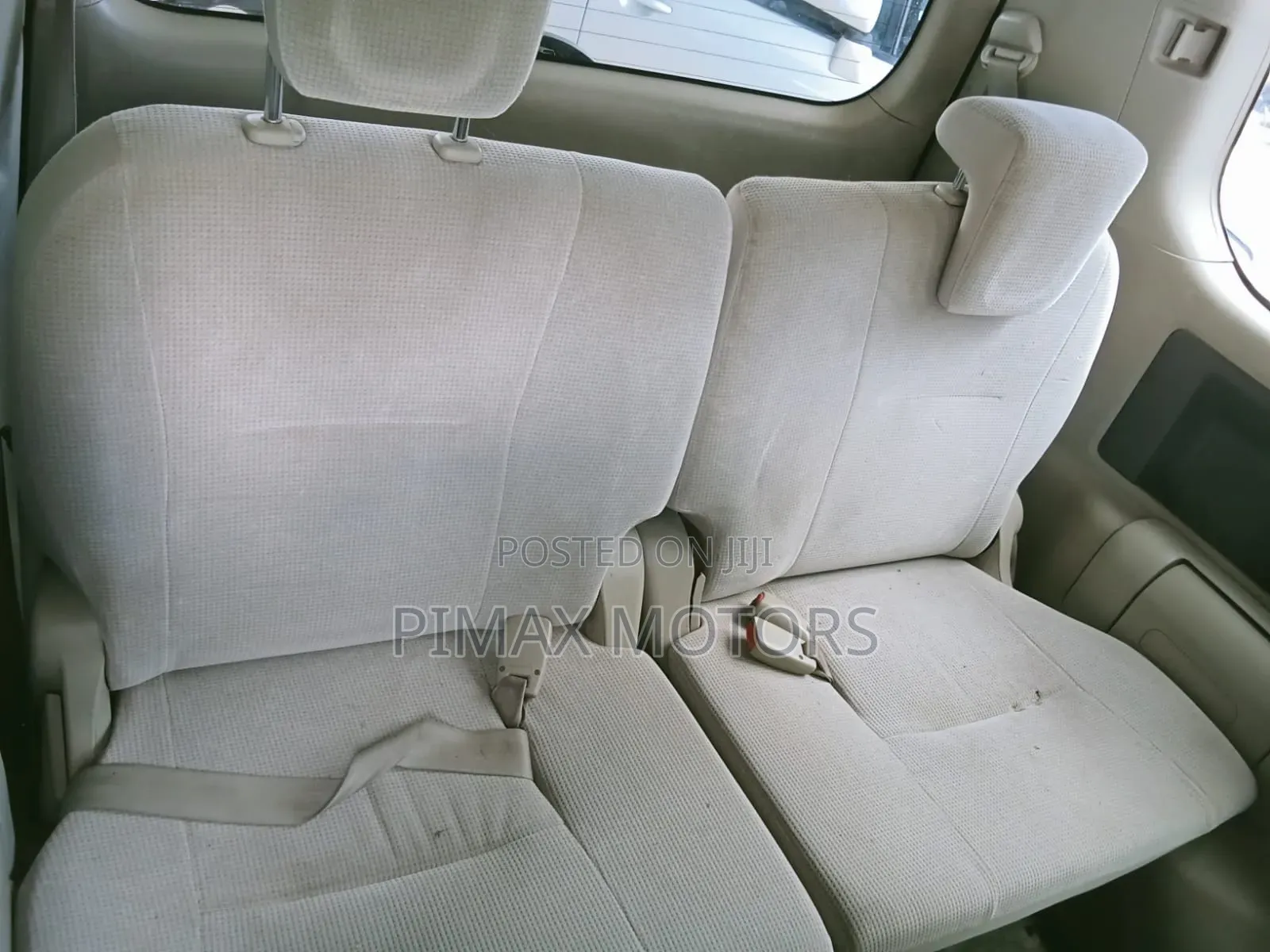 Toyota Noah 2012 White