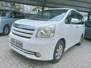Toyota Noah 2012 White
