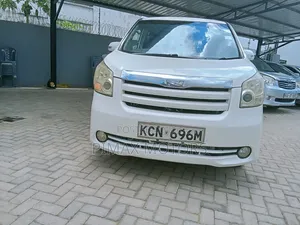 Toyota Noah 2012 White