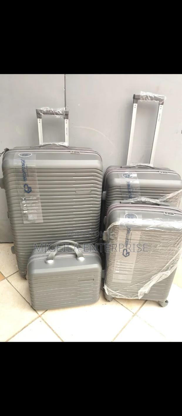 *4 in 1 Luxurious Unbreakable Suitcase* - thumbnail 2