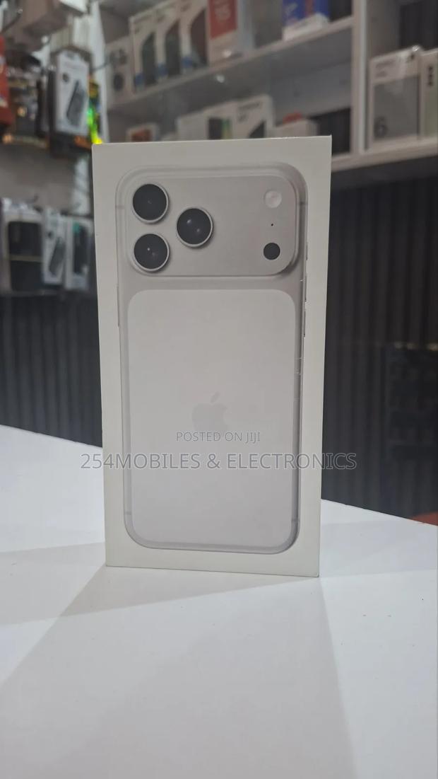New Apple iPhone 17 Pro Max 256 GB Silver
