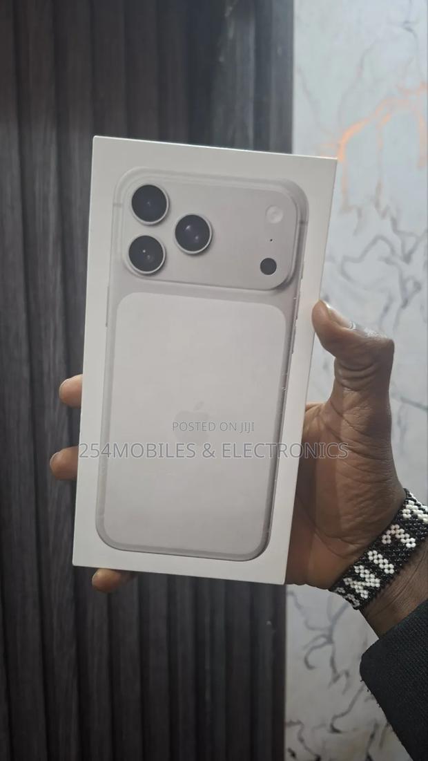 New Apple iPhone 17 Pro Max 256 GB Silver - thumbnail 2