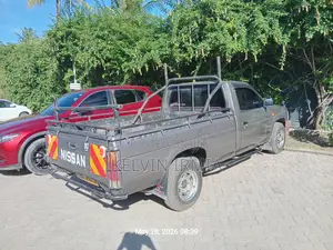 Nissan Pick-Up 1987 Gray