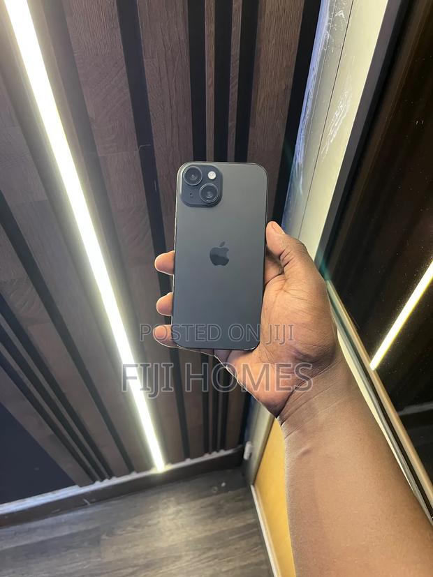 Apple iPhone 15 128 GB Black - thumbnail 4