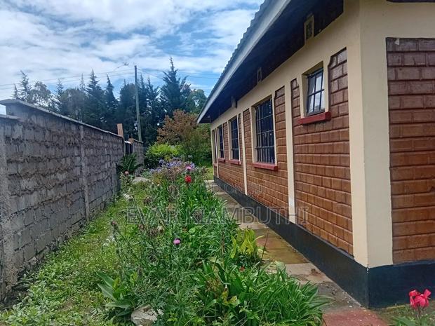 3bdrm Bungalow in Ragati Road, Nanyuki for rent - thumbnail 2