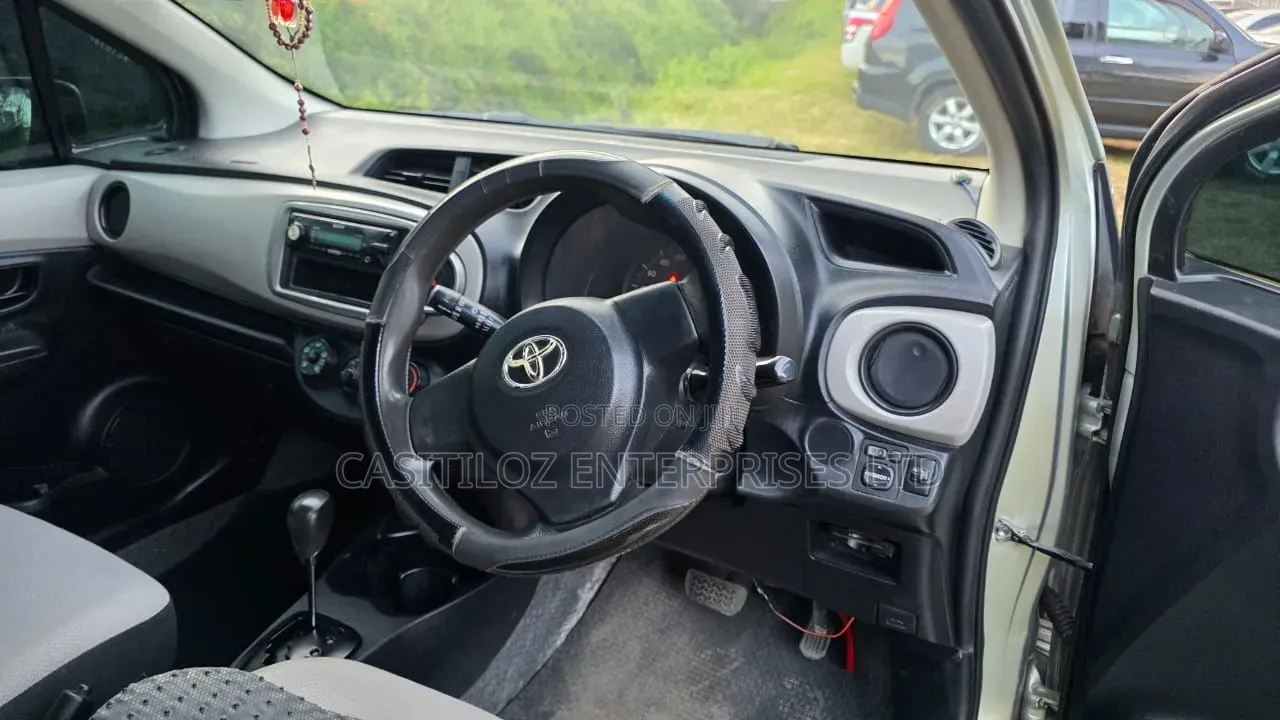 Toyota Vitz 2012 Green