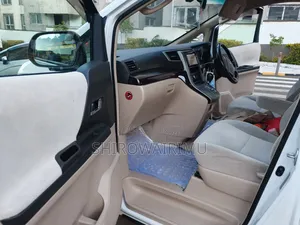 Toyota Alphard 2012 Off white