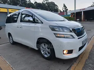 Toyota Alphard 2012 Off white